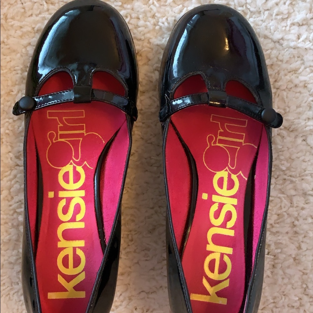 Black kitten heels from Von Maur